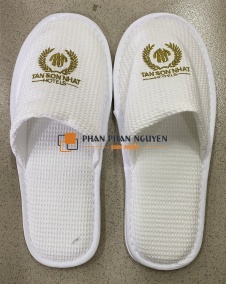 Dép vải thêu logo